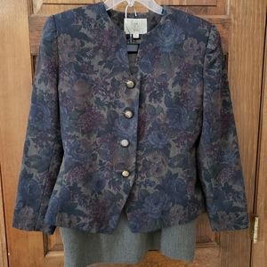 Amanda Smith Petites suit